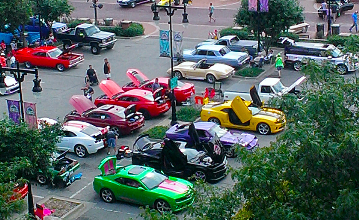 Automobilia Moonlight Car Show & Street Party