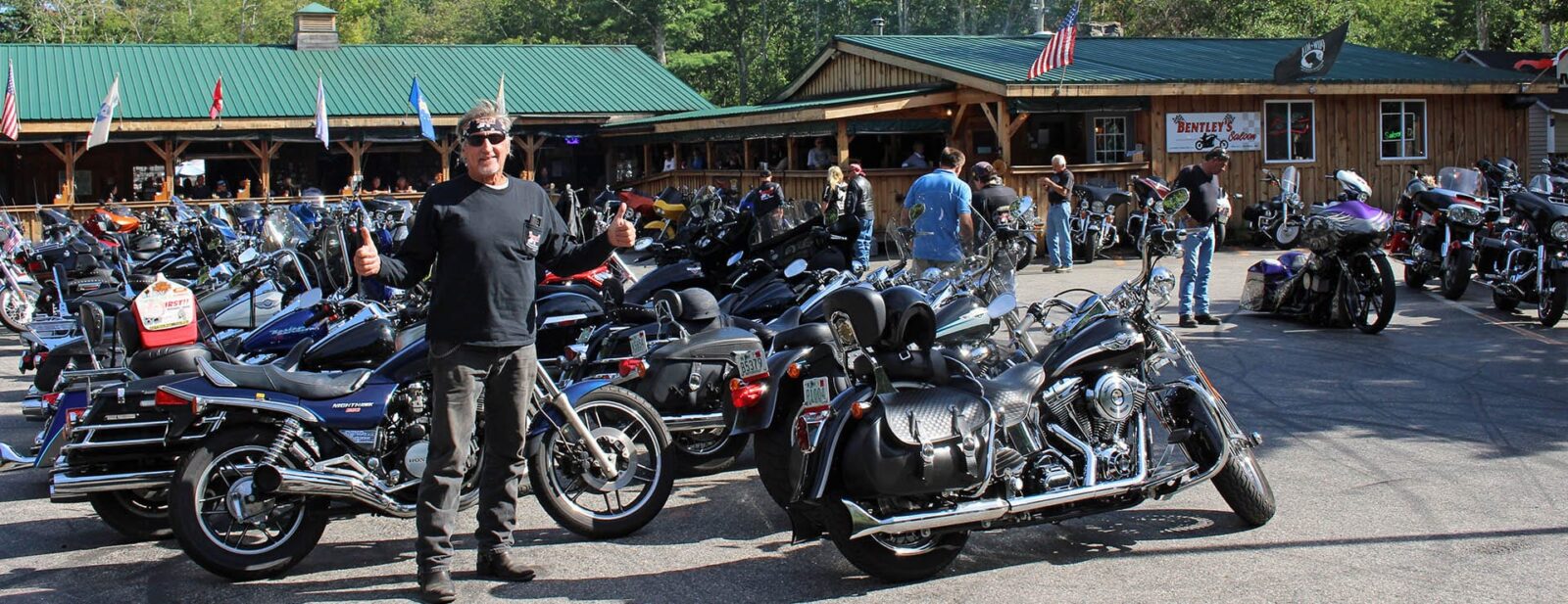 Bentleys Saloon Cruisin Night Car Shows