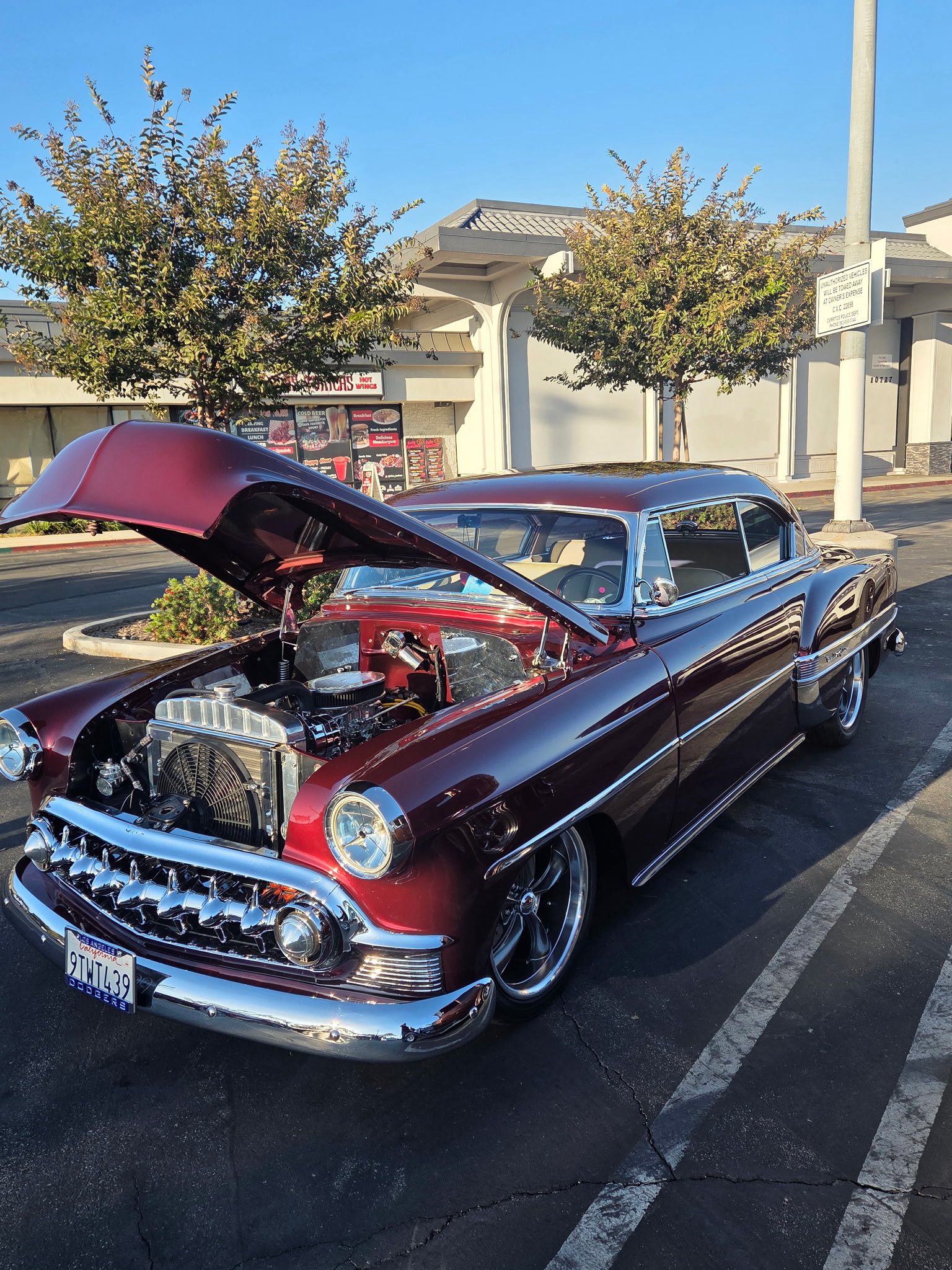 Chariots So.Cal Weekly Car Show