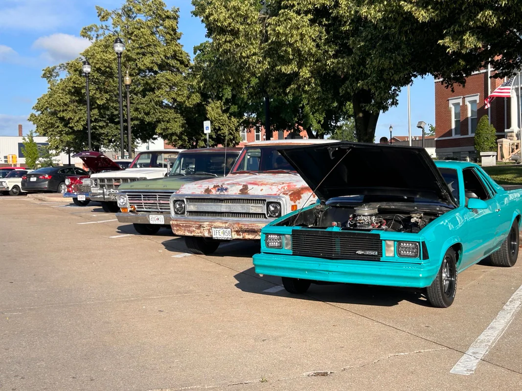 Cruise In - Downtown Perryville