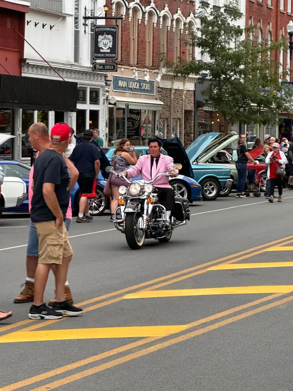 Super Cruise with Elvis!