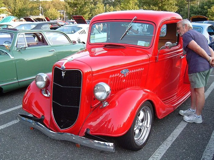 Stop & Shop Saturday Night Car Show, Smithtown