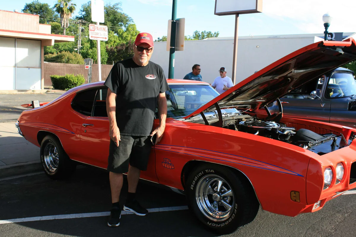Roseville's Downtown Tuesday Nights - Classic Car Show
